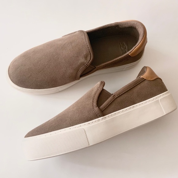 UGG CAHLVAN Hickory SUEDE SLIP-ON FASHION SNEAKER COMFORTABLE FLAT SHOES 7 - Picture 9 of 9